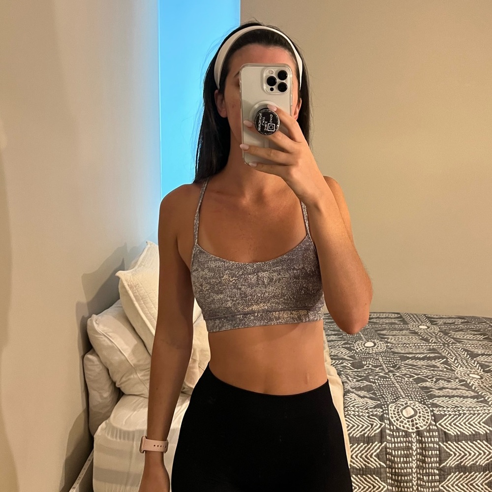 Lululemon sports bra